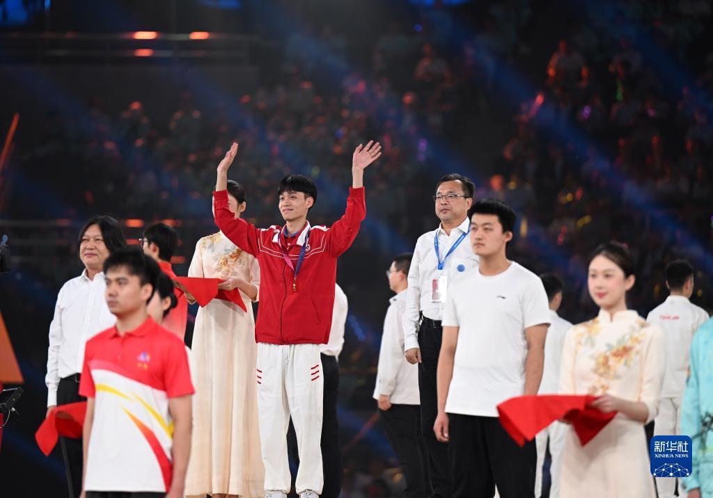中国棋牌网 王彬
